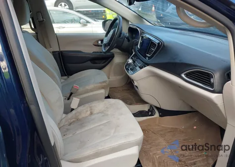 2017 Chrysler Pacifica Touring z USA, uszkodzony, nr VIN 2C4RC1DG5HR513029